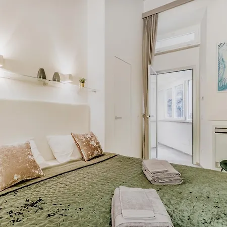 Th Trastevere Luxury-s.cosimato 2bd-2bt